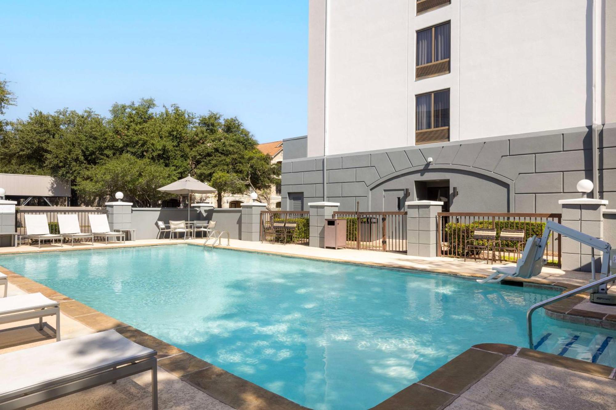 Hyatt Place Dallas North By The Galleria Addison Exterior foto